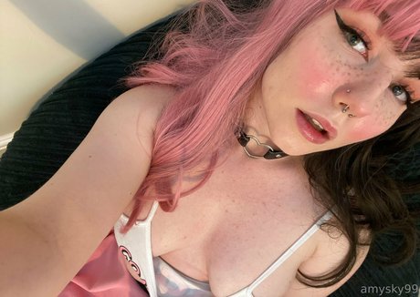 amyfreesky model nude images