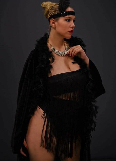 Jennifer Mazza model porn pic