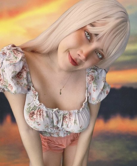 Pausotort model nude image