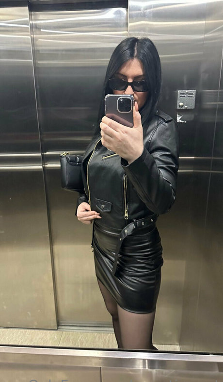 sweetiewest nude pornstar pics