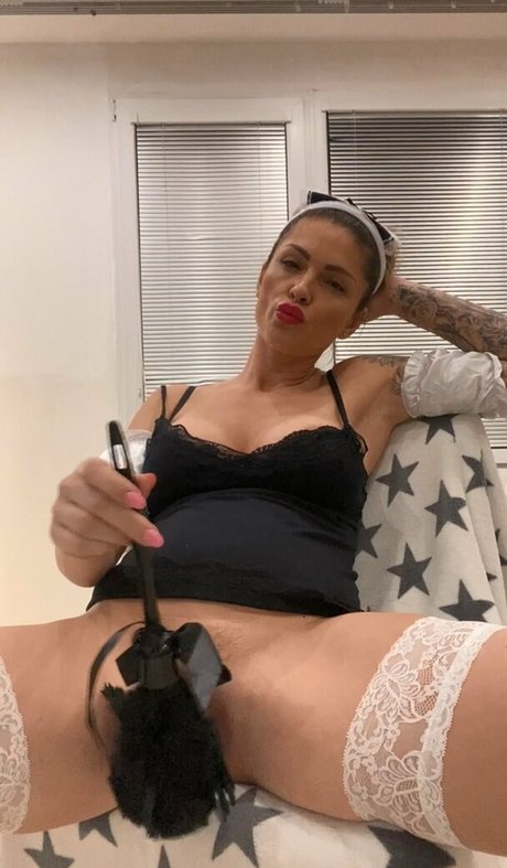 sarahmontanavip nude model gallery