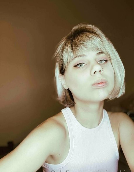 arianabird high quality pornstar img