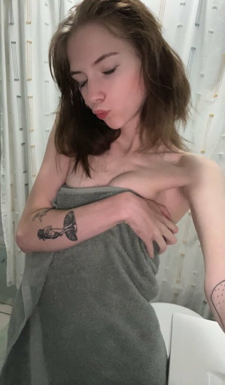 selflovesage model best picture