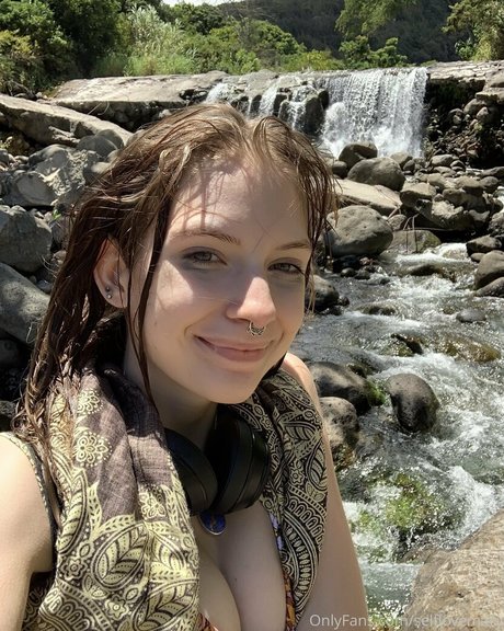 selflovesage model nice photo