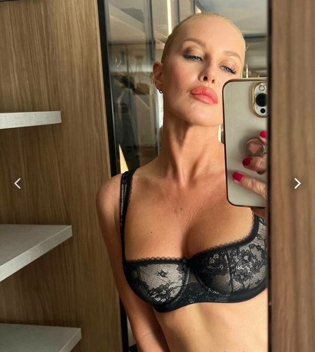 Onlysimonafans erotic model pics