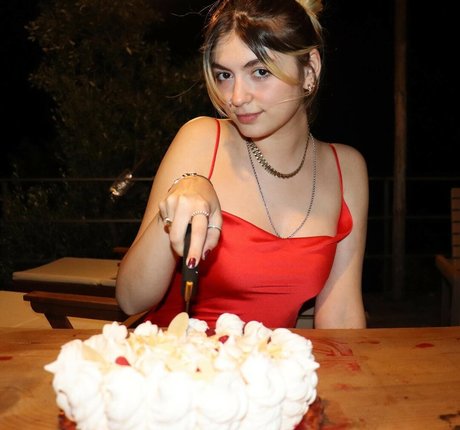 Ayca Tilki hot model pic