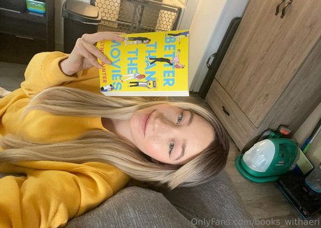 books withaeri pornstar high quality photo