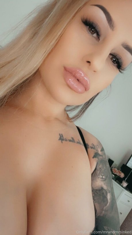 your favourite domme model nude pics