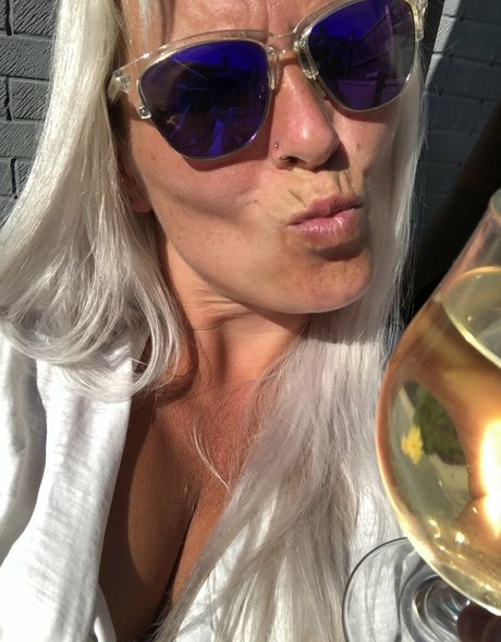 ukhotwifecouple exclusive actress image