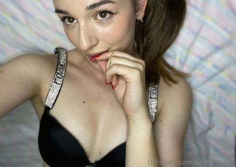 crln carolyn model erotic archive