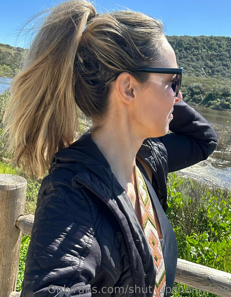 shut upshelbyfree hd model images