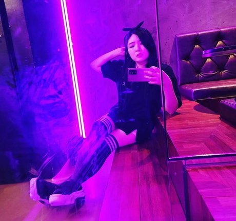 HAchubby star nudes pic