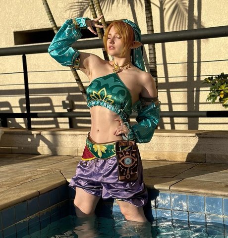 Haru Jiggly model sexy pics