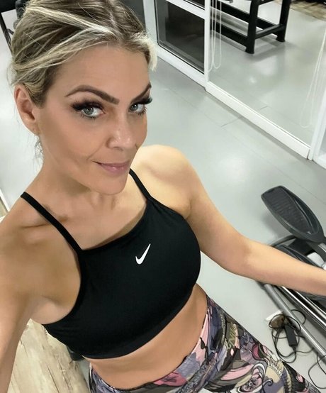 Renata Fan pornstar nude img