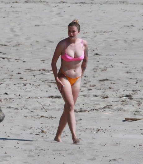 Ireland Baldwin model nude archive