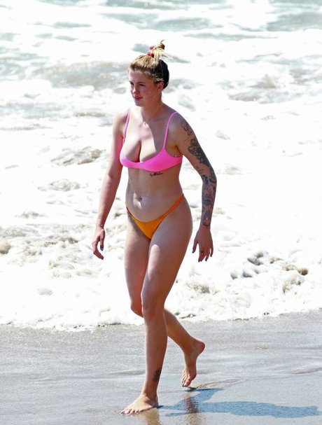 Ireland Baldwin star sexy galleries