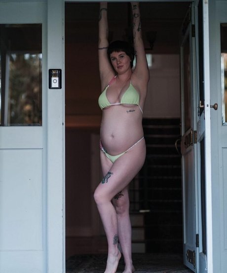 Ireland Baldwin free model img