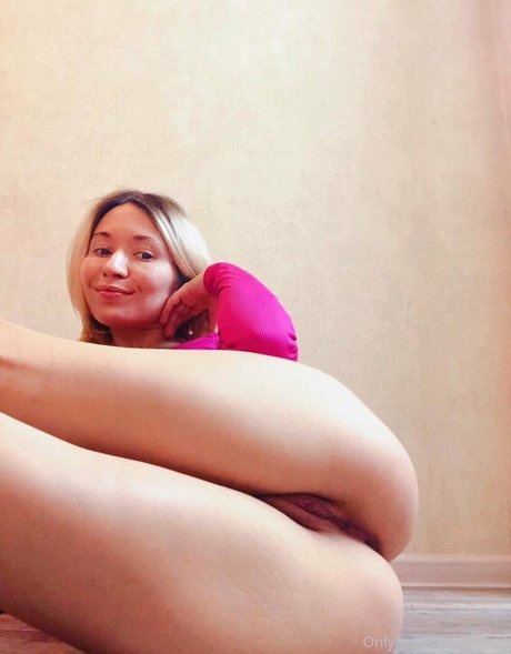 Ellcrys adult model pic