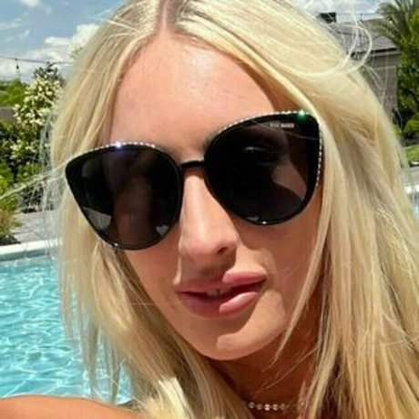 hollyxxxmae exclusive pornstar img