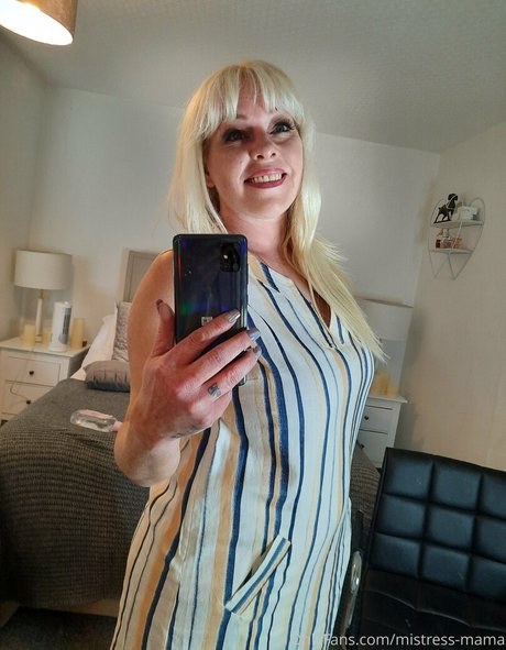 mistressmother beautiful model photo