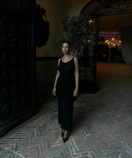 Maria Mood beautiful model photo