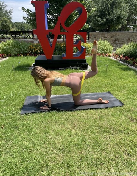 flowwithsky hd pornstar image