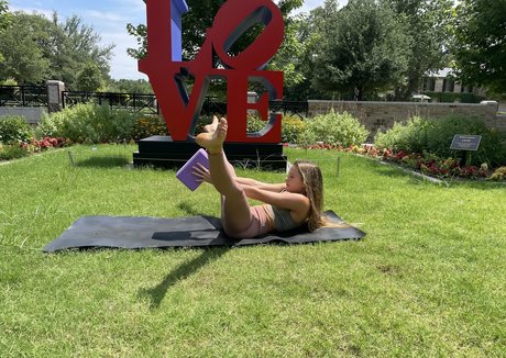 flowwithsky model high quality pics