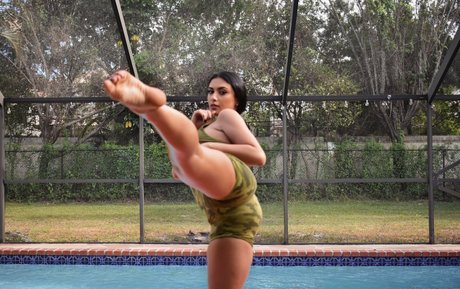 nadiastrikesagain sex actress images