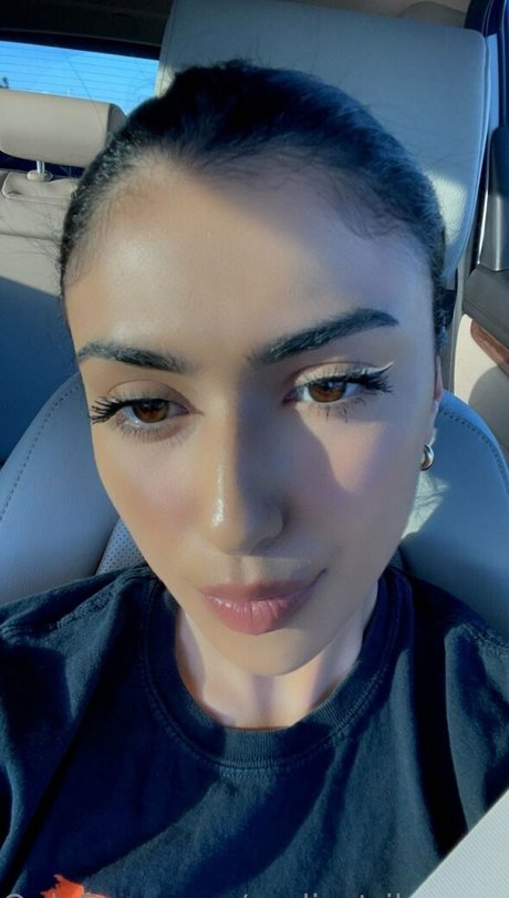 nadiastrikesagain porn actress galleries