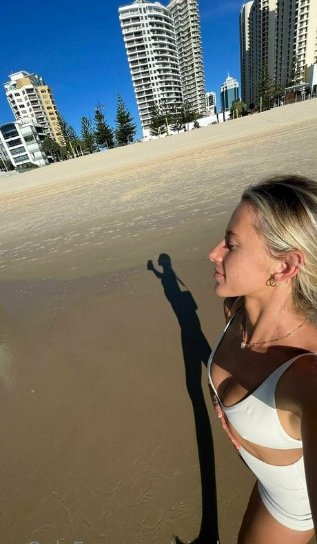 Nicole Grace sexy star galleries