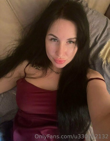 lusty queen model hot photo