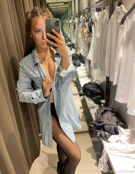 ann exclusive star pretty pictures