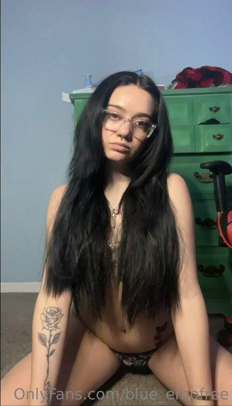 blue emofree nude star pic