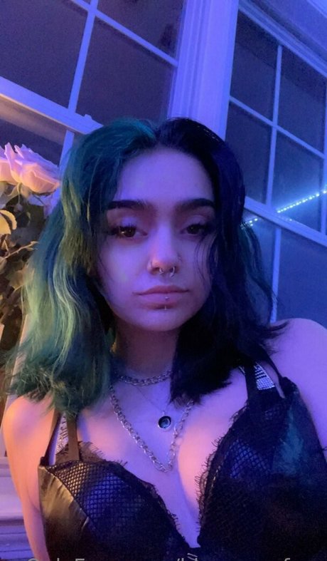 blue emofree exclusive actress picture