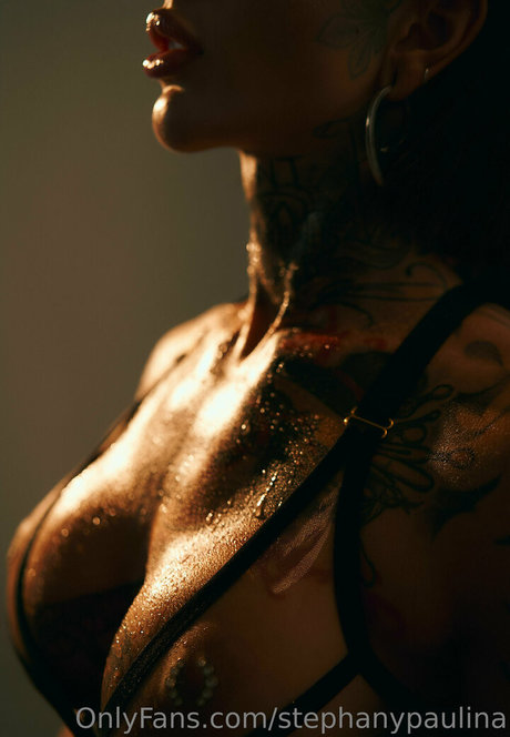 Stephanie Paul free star images