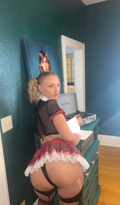 Princess Olivia pornographic model gallery