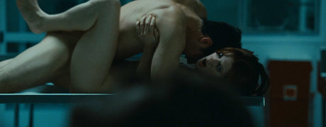 Lauren Lee Smith model top pic