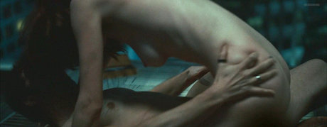 Lauren Lee Smith pornstar adult galleries