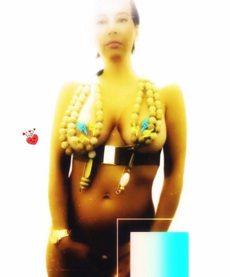 Valerie Senna model erotic image