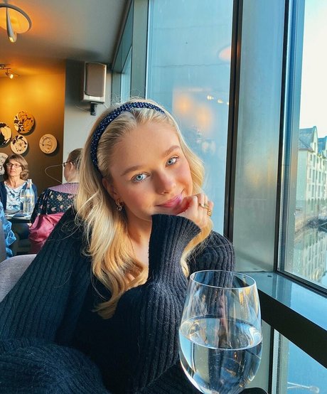 Helena Farstad pornstar nice image