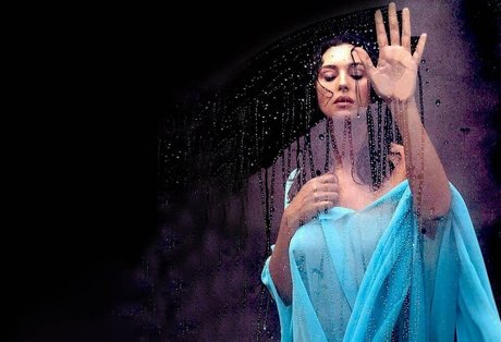 Monica Bellucci pornstar exclusive pics