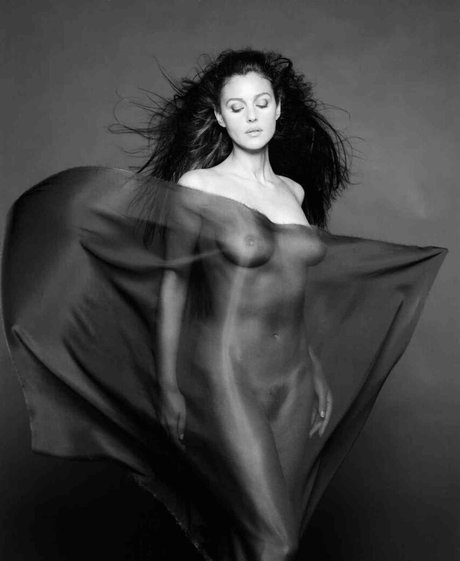 Monica Bellucci pornographic star pic