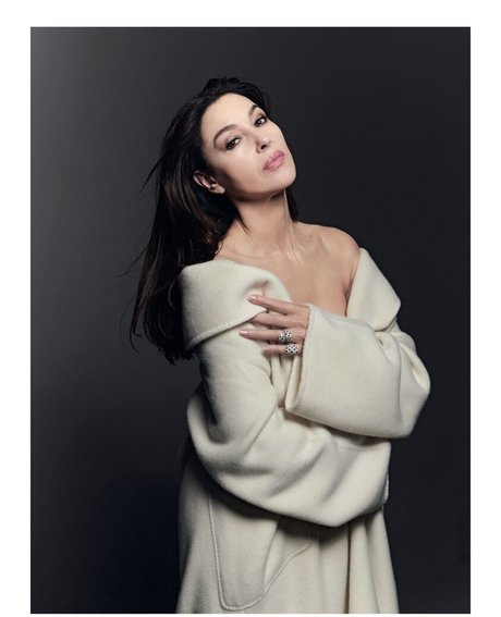 Monica Bellucci hot star gallery