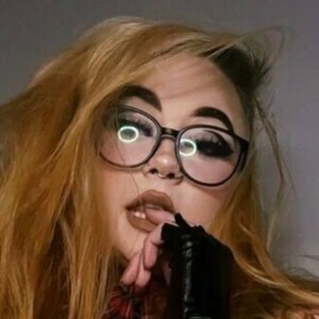 Notsaavy erotic actress pictures