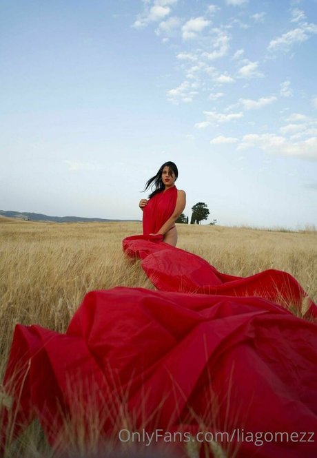 liagomezzz nudes actress photo