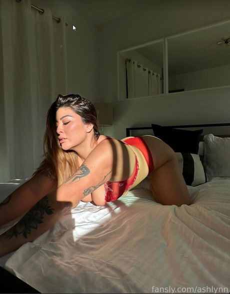 Ashlynn Arias sexy model pic