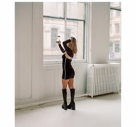 Claudia Conway adult model gallery