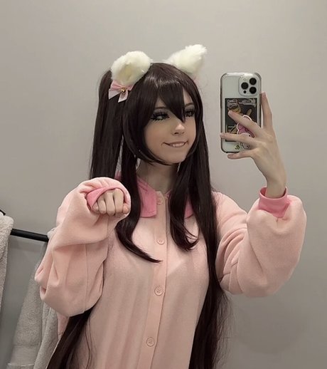 emiki28 star nude picture