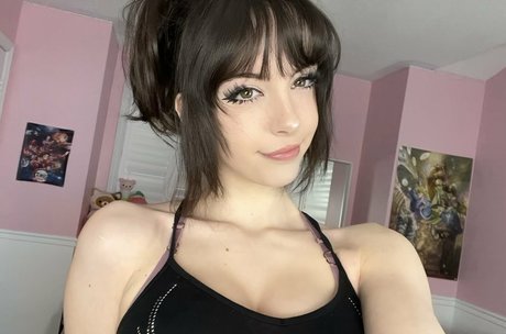 emiki28 xxx star photos