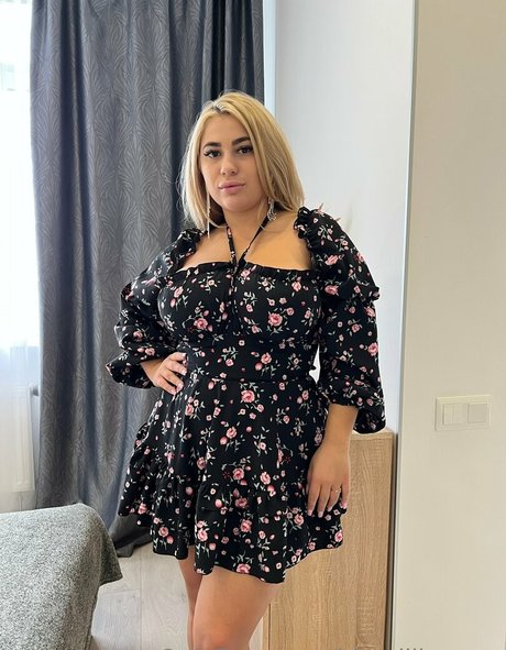 blondiiie rose pornstar free photos